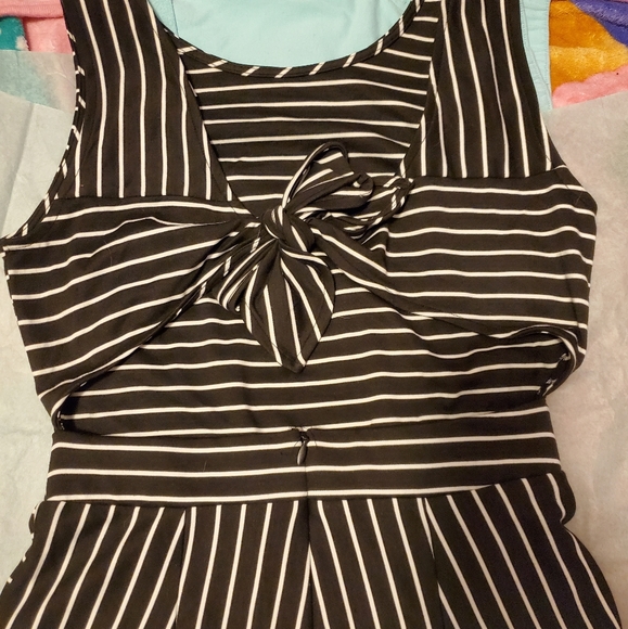 NY&Co black and white striped jumpsuit - Size Med - Picture 3 of 10